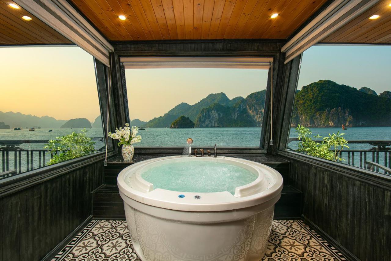 La Regina Grand Cruise Hotel Ha Long Exterior photo