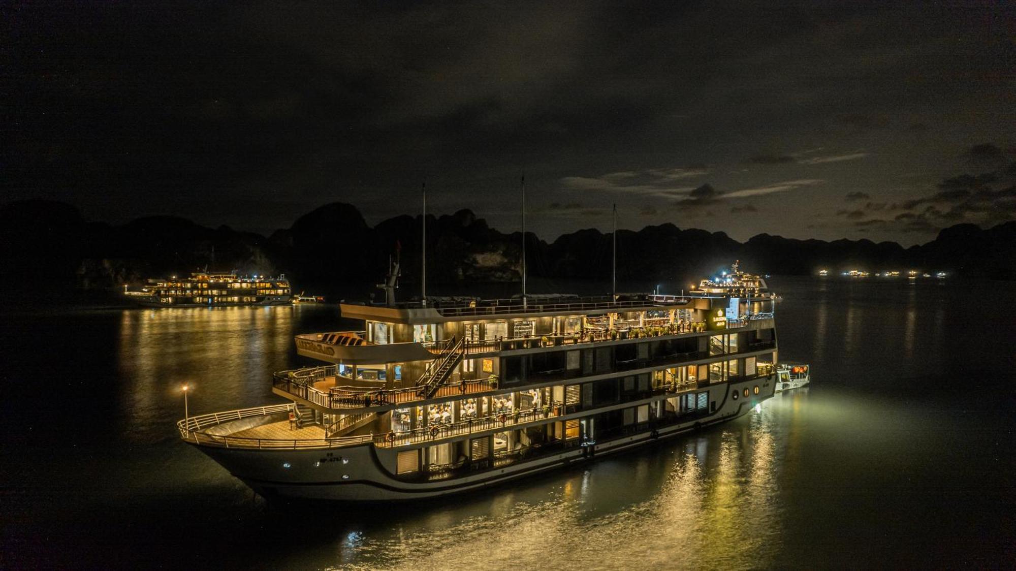 La Regina Grand Cruise Hotel Ha Long Exterior photo